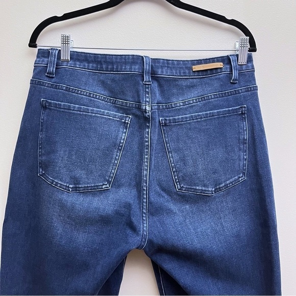 Soft Surroundings Medium Wash Denim High Rise Tapered Straight Leg Jeans Size 10 - Picture 6 of 9